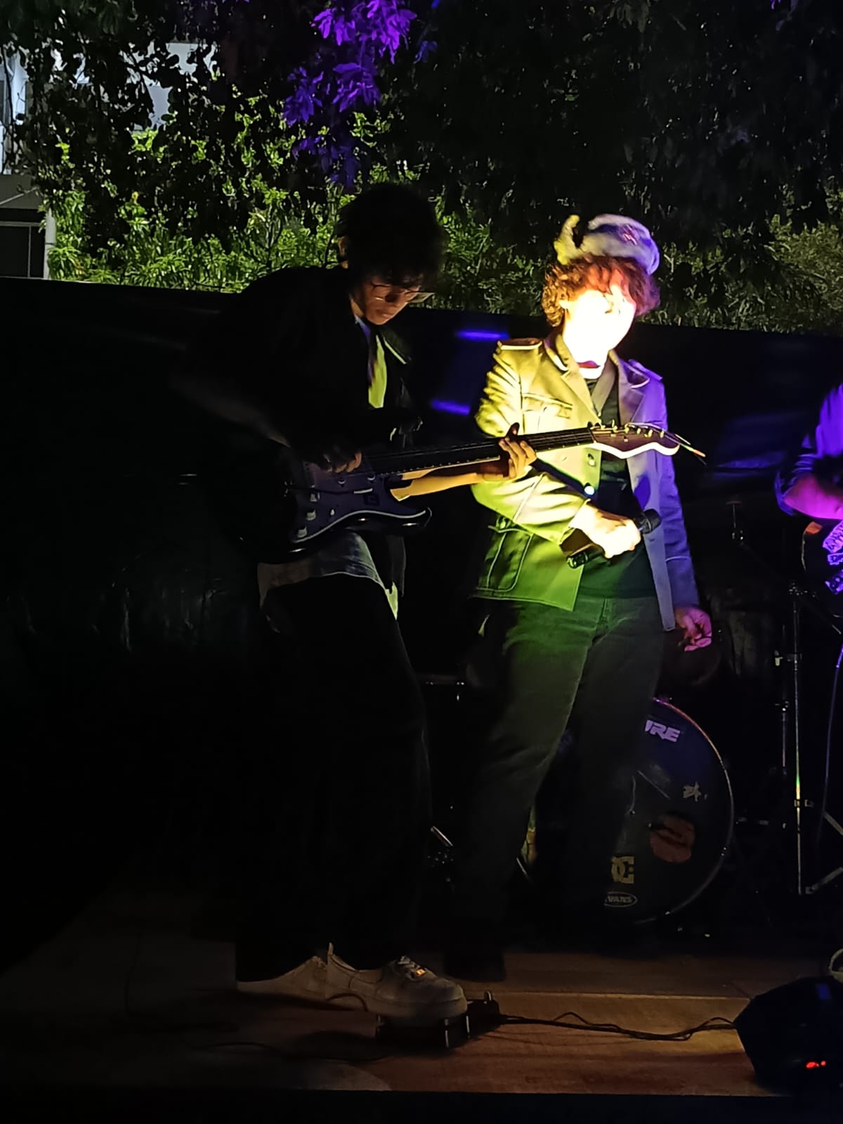 Los Contemplativos en Bar Mástur